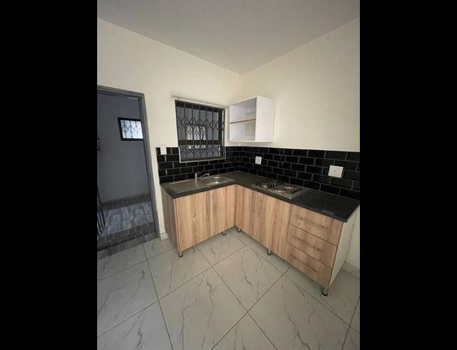 1 BEDROOM PROPERTY TO RENT IN DOBSONVILLE